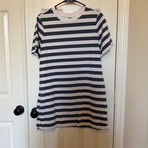 Old Navy Gray and White Striped Tee